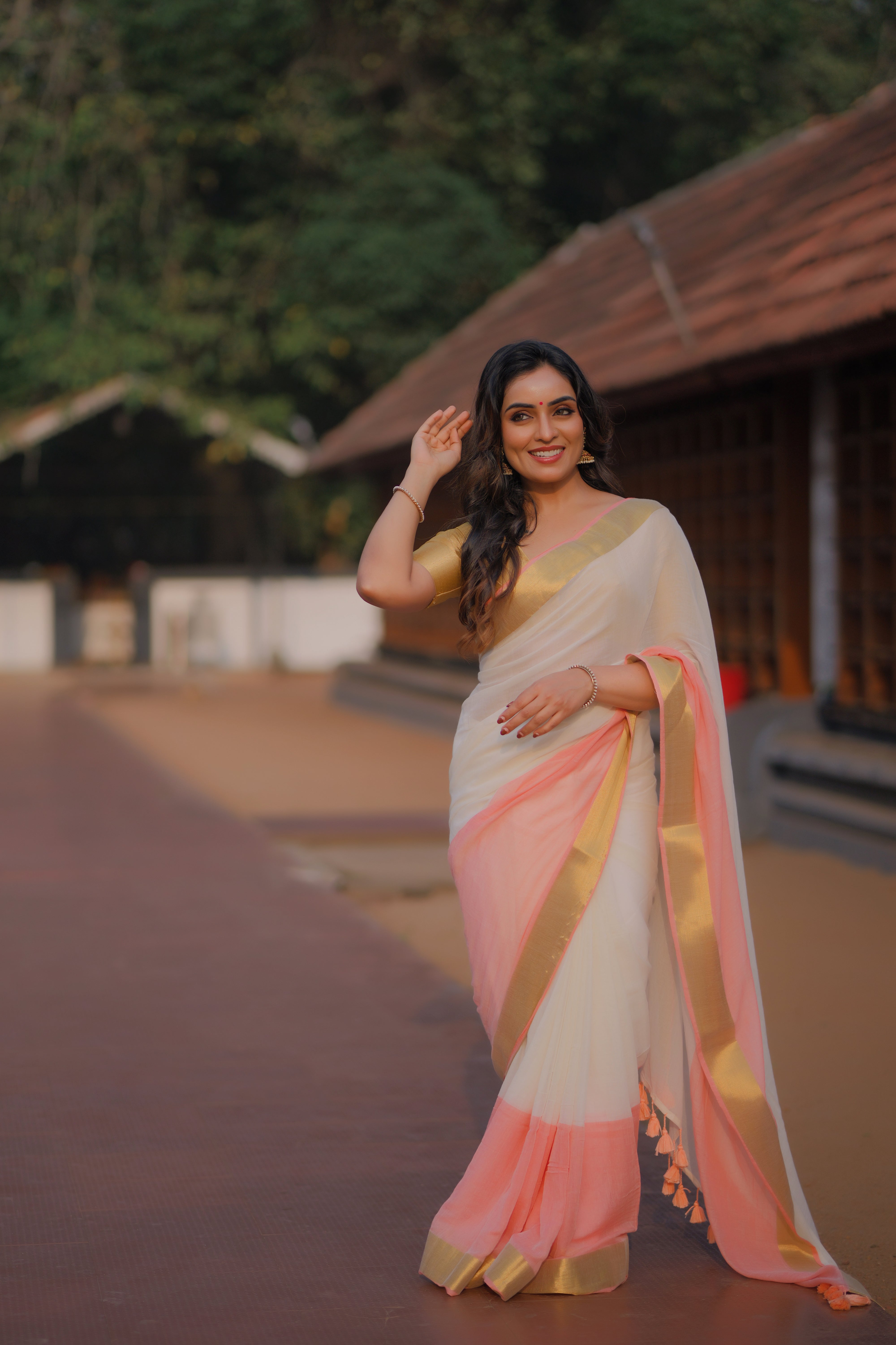 Pink & Off-White Mul Mul Cotton Kasavu Saree