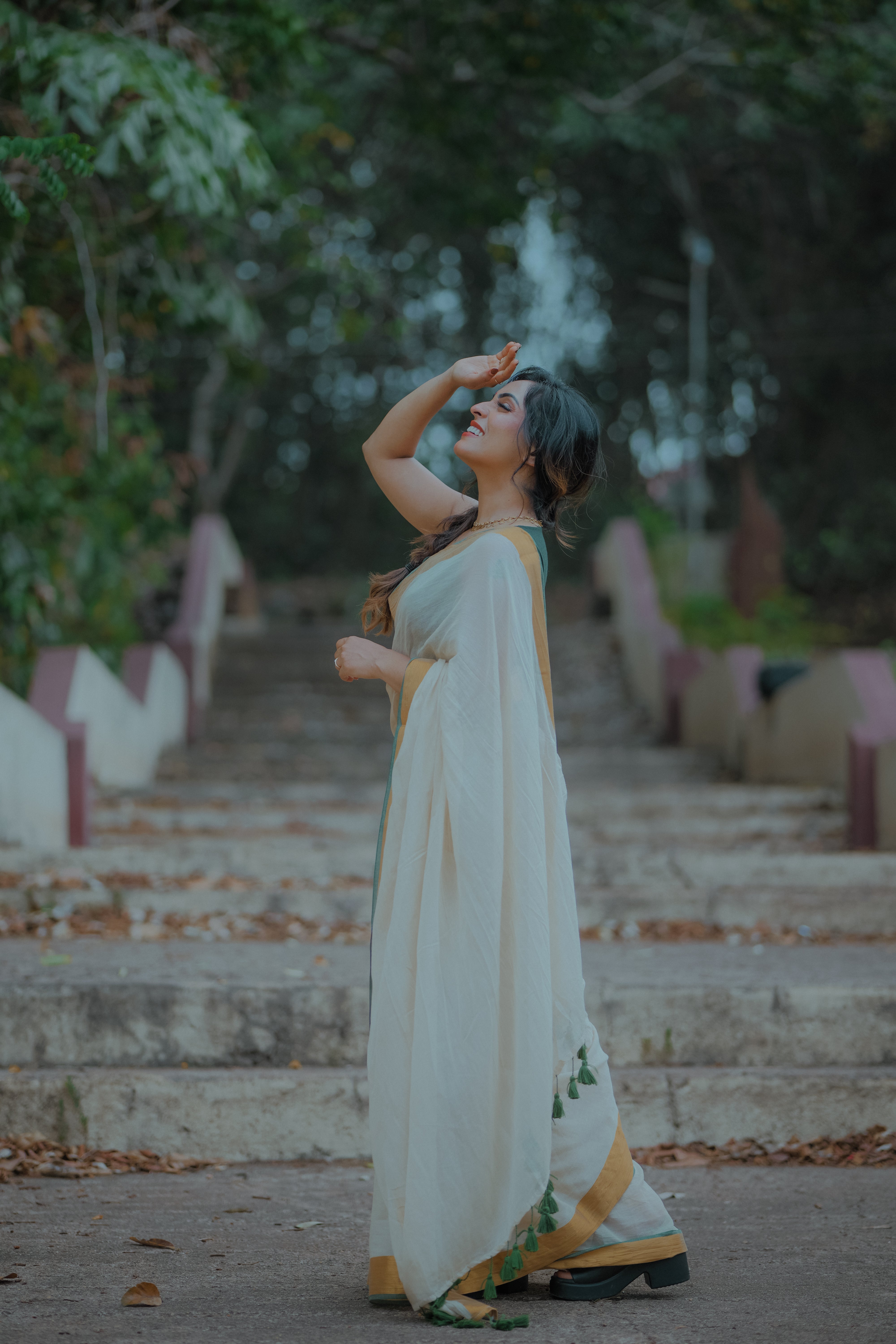 Green Border Handloom Mul Mul Cotton Off-White Kasavu Saree
