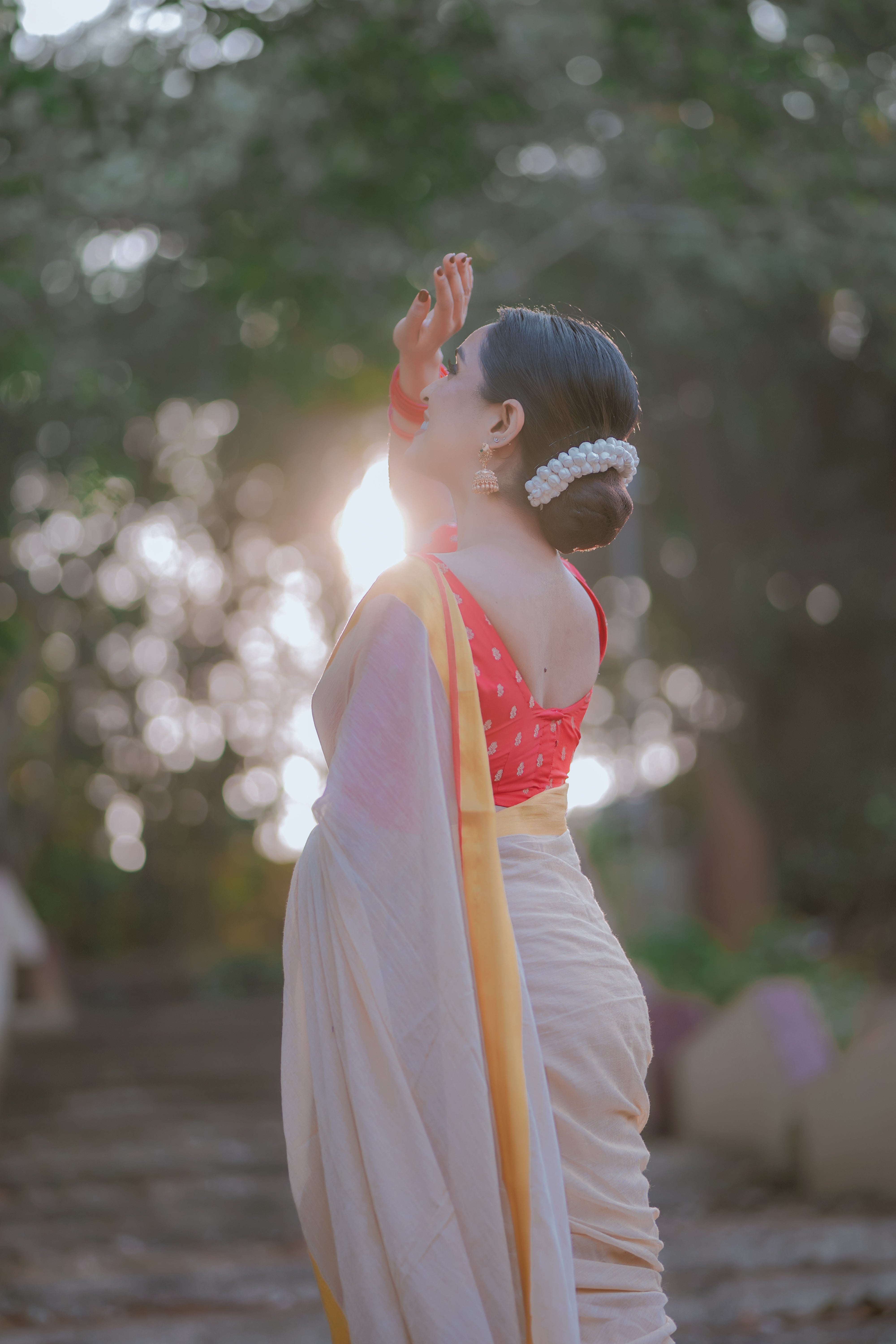 Red Border Handloom Mul Mul Cotton Off-White Kasavu Saree