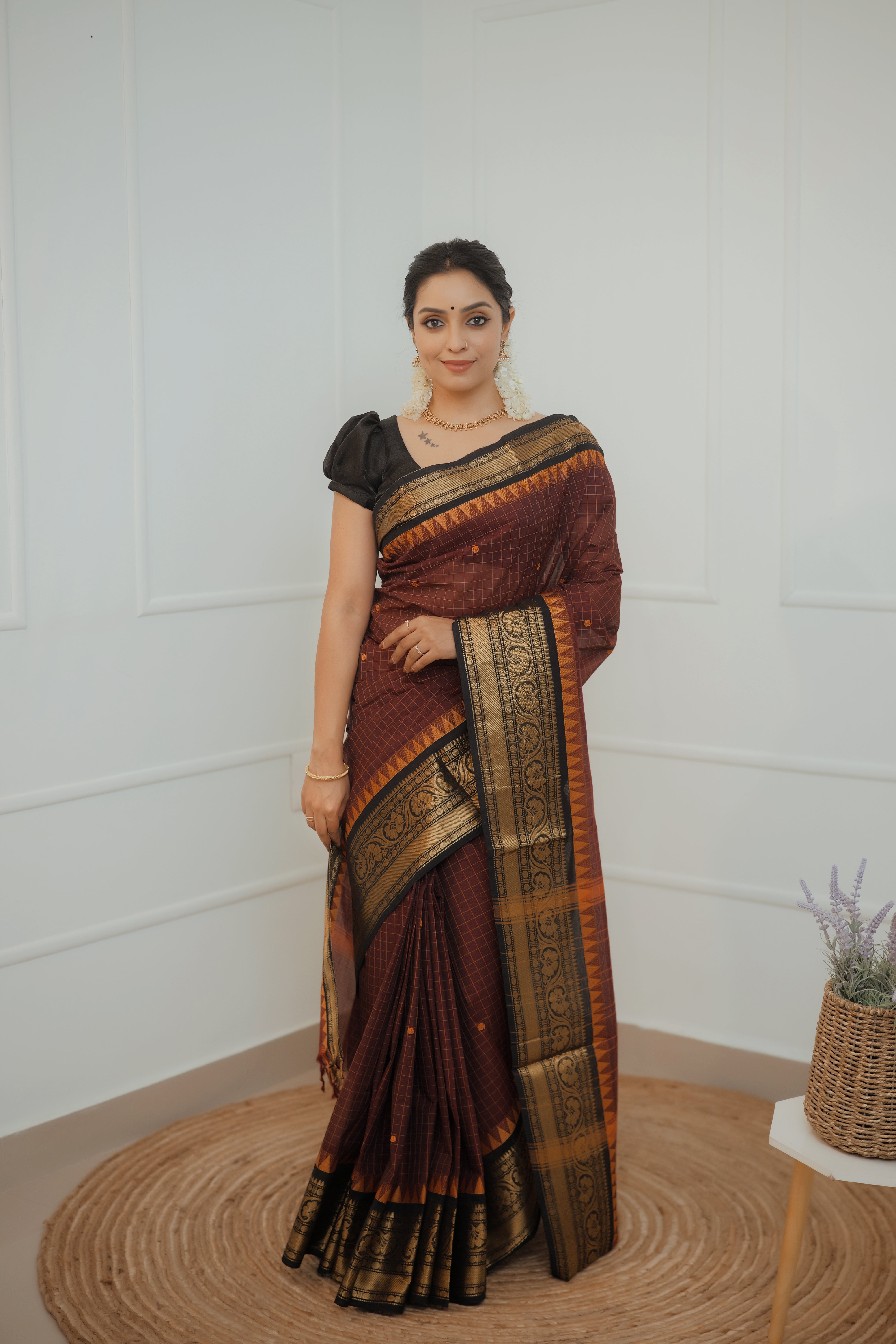 Madhavi – Maroon Chettinad Cotton Saree Antique Zari Border