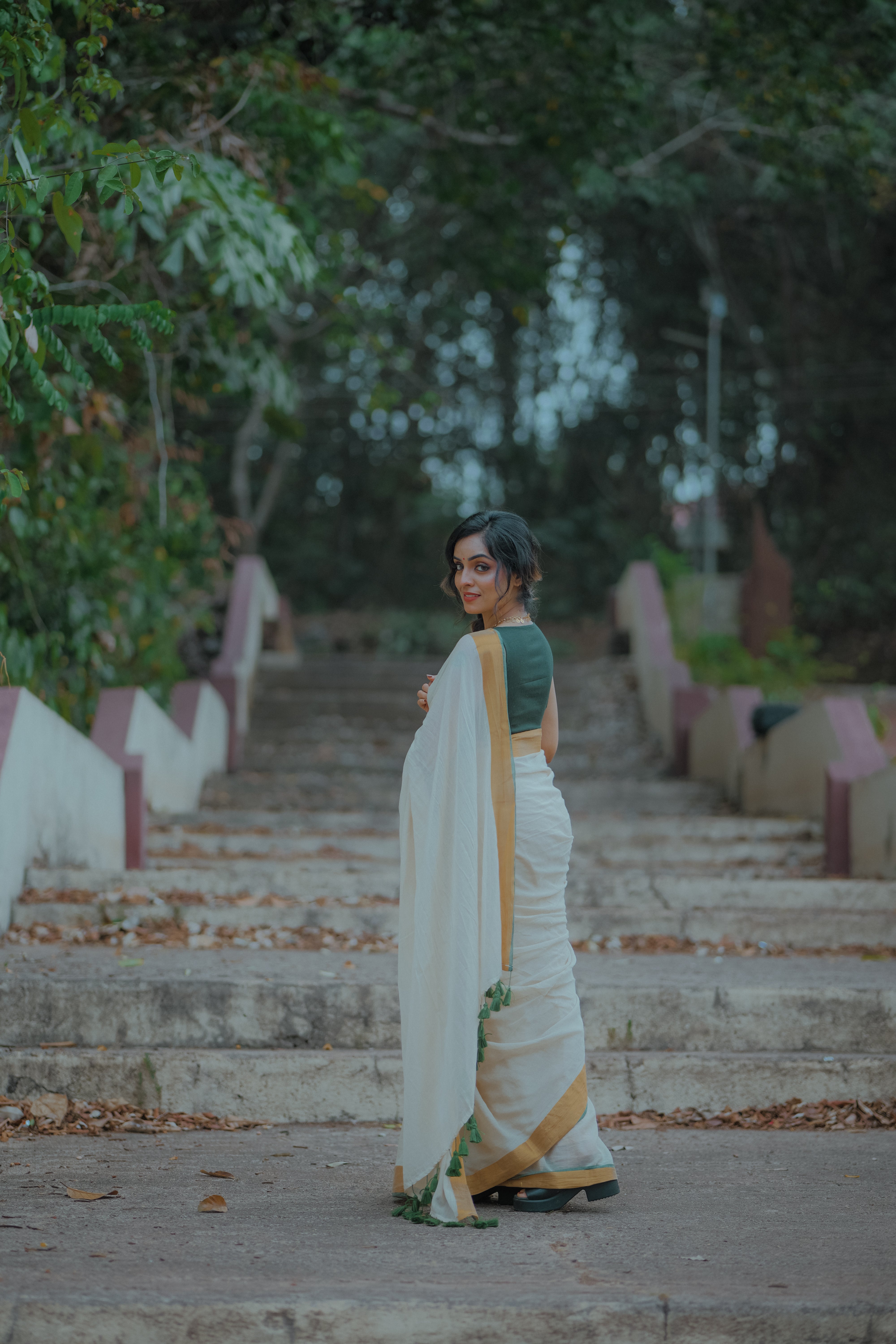 Green Border Handloom Mul Mul Cotton Off-White Kasavu Saree
