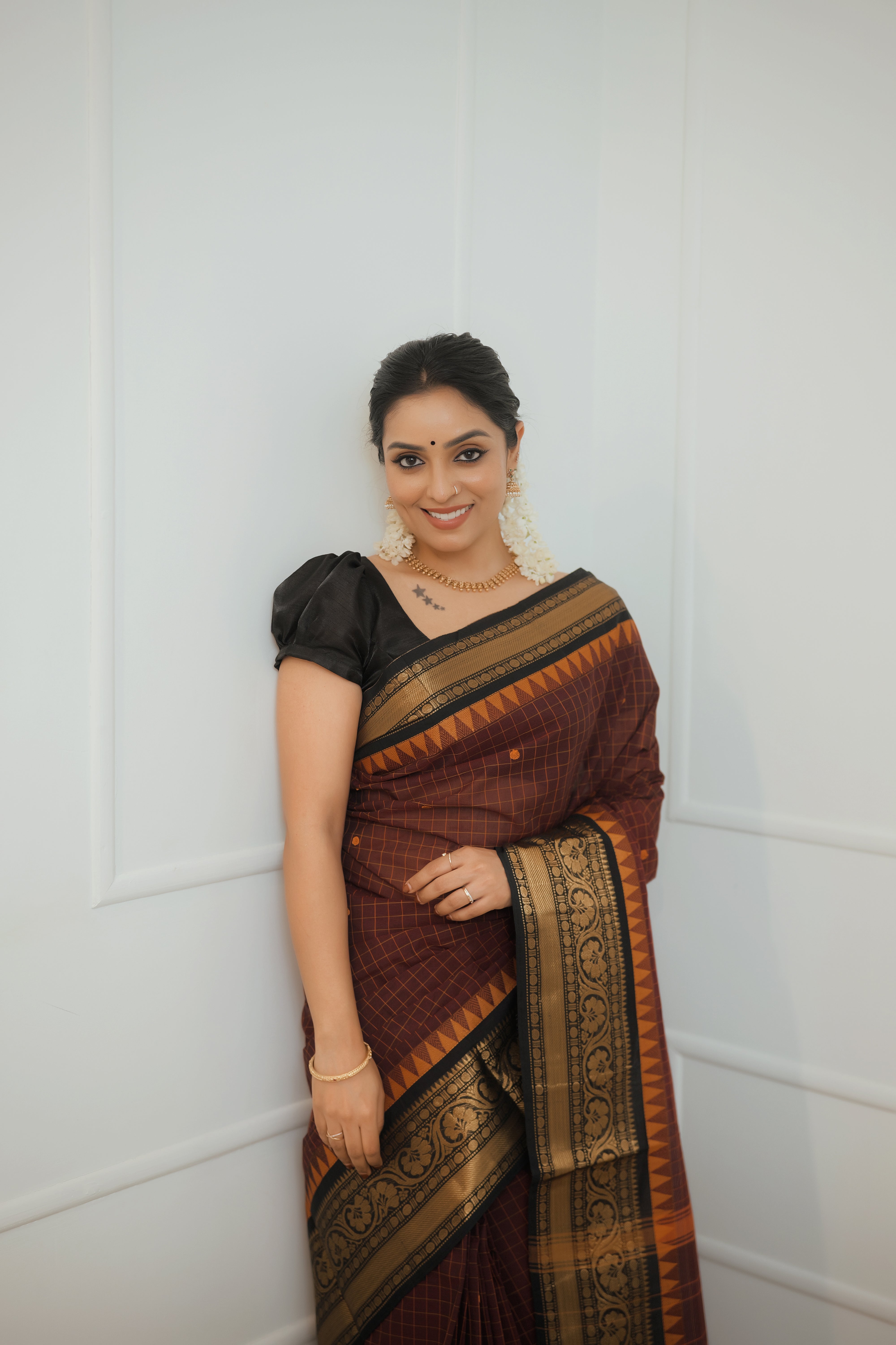 Madhavi – Maroon Chettinad Cotton Saree Antique Zari Border